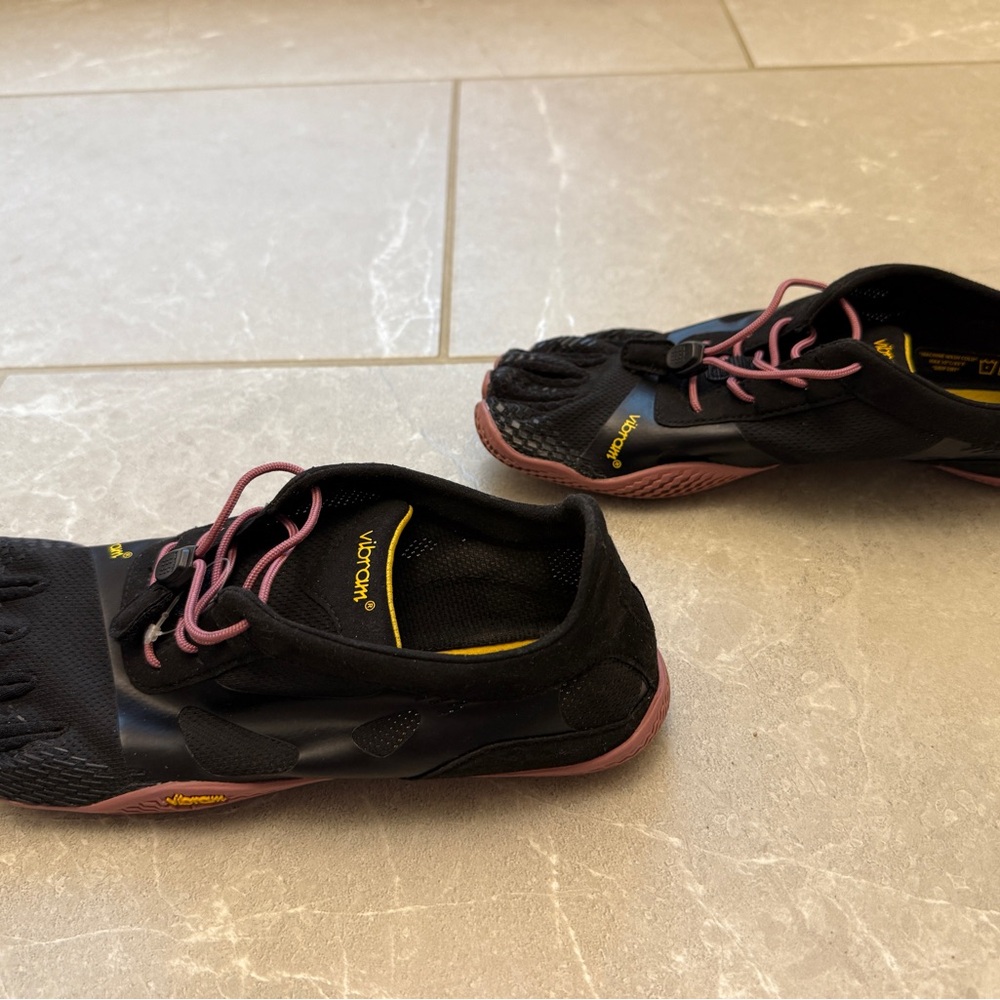 Vibram FiveFingers Black with Pink Trim